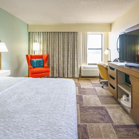 Hampton Inn Hutchinson Exterior photo