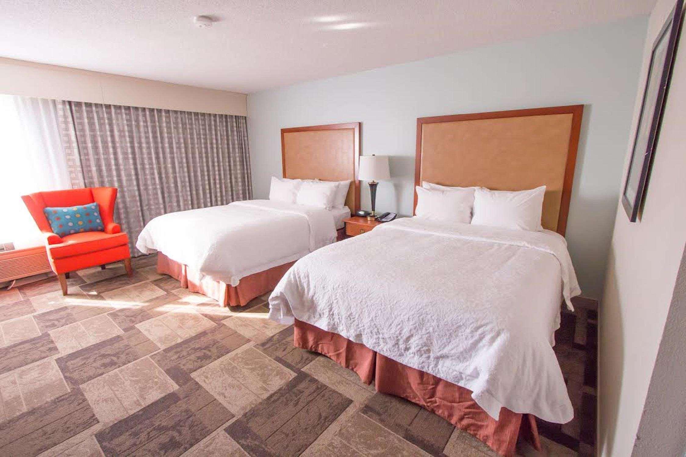 Hampton Inn Hutchinson Exterior photo