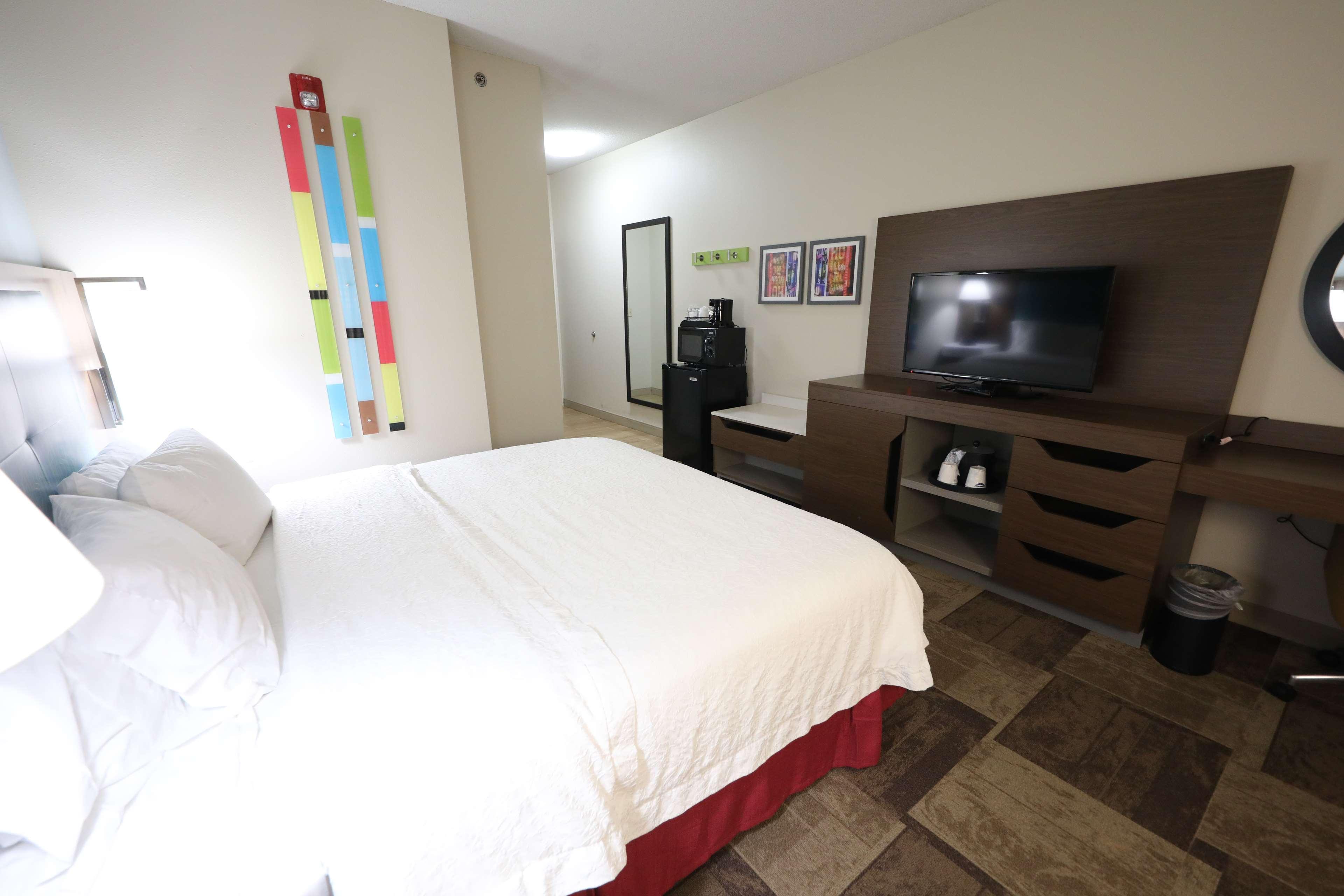 Hampton Inn Hutchinson Exterior photo