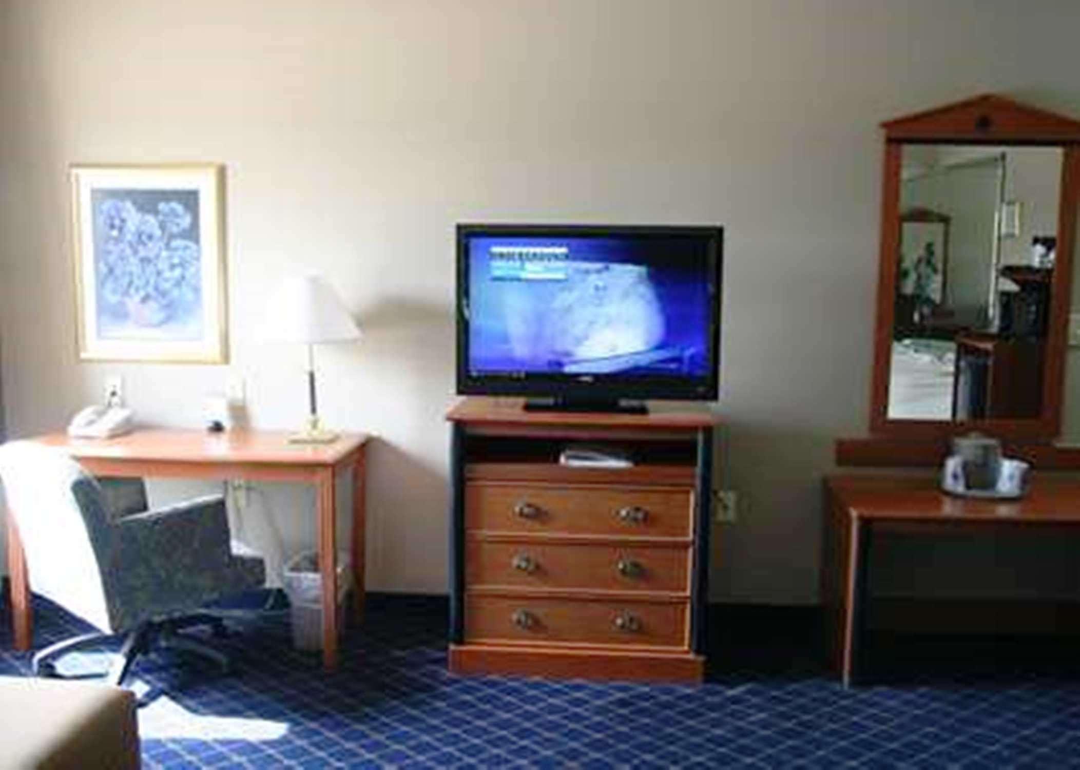 Hampton Inn Hutchinson Exterior photo
