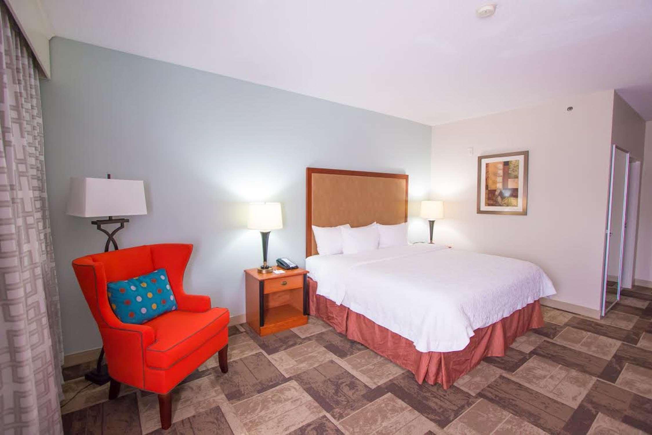Hampton Inn Hutchinson Exterior photo