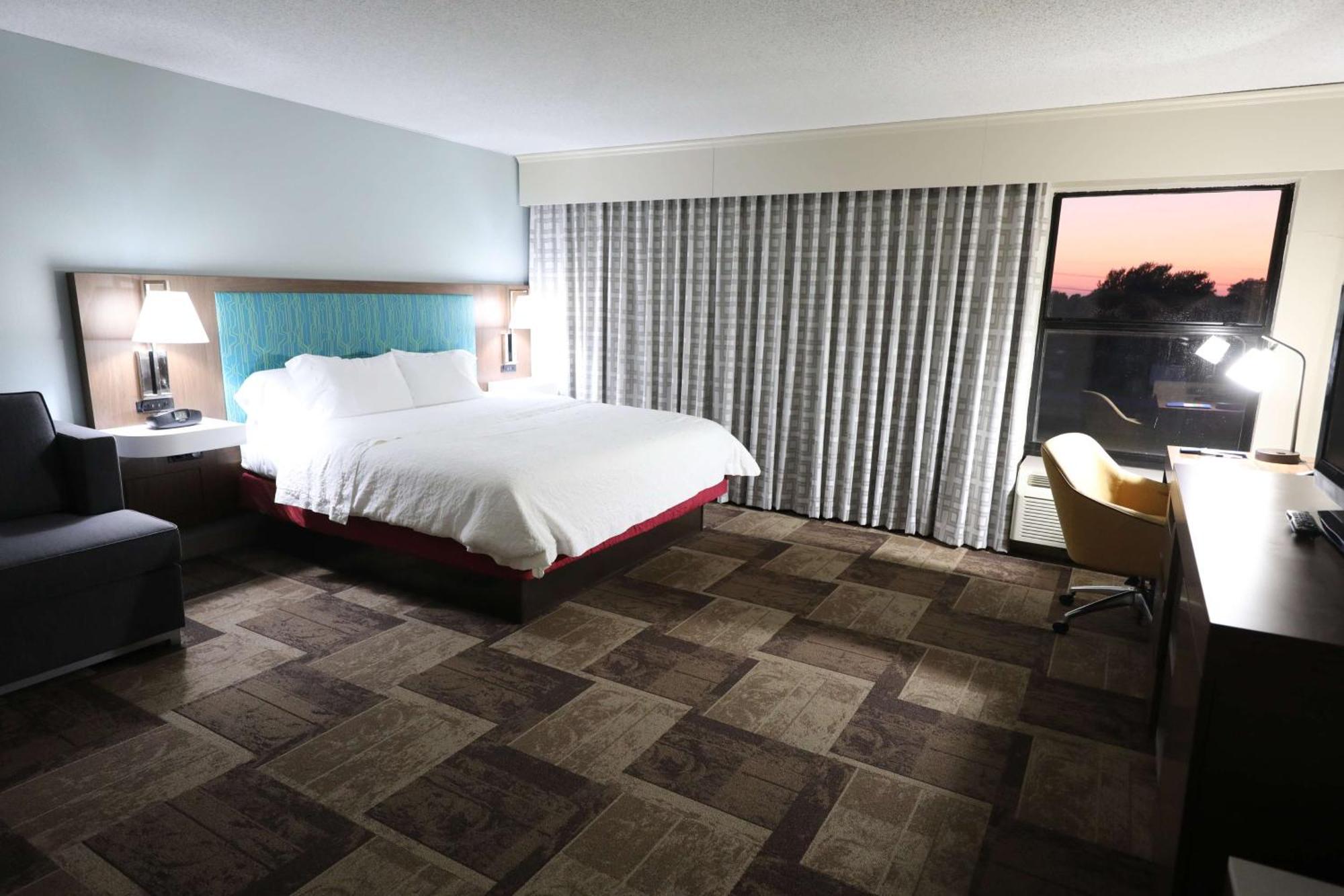Hampton Inn Hutchinson Exterior photo
